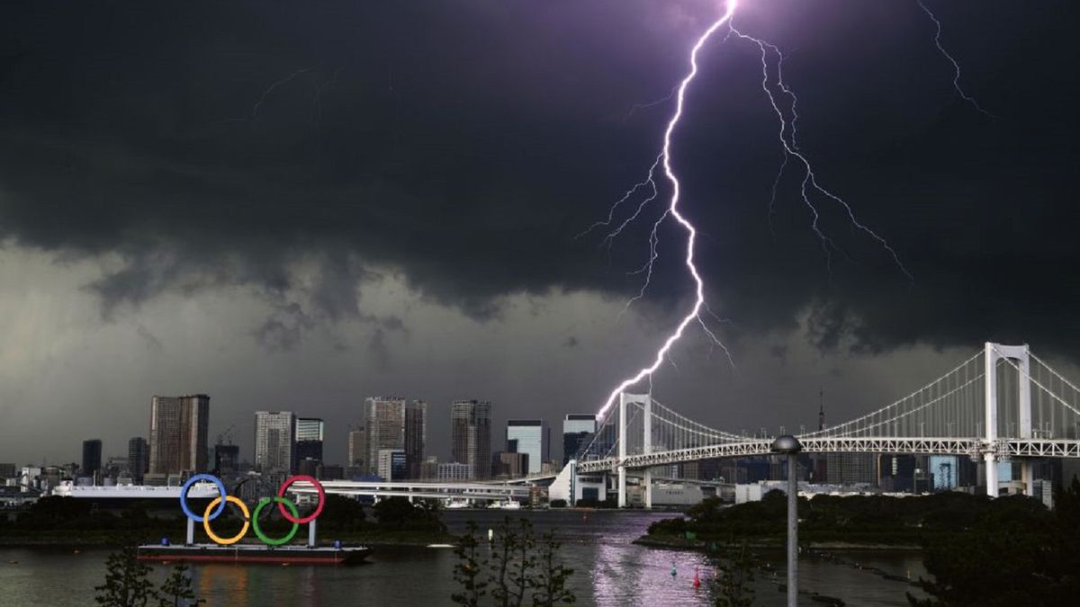 Getty Images / Kyodo News / Na zdjęciu: warunki pogodowe w Tokio mają się pogorszyć