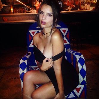 Emily Ratajkowski KUSI!