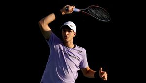 Tenis. Ranking ATP: spadek Huberta Hurkacza i Kamila Majchrzaka. Novak Djoković pozostał liderem
