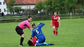 Brutalne sceny w meczu kobiet. Piłkarka biła pięściami po głowie leżącą rywalkę