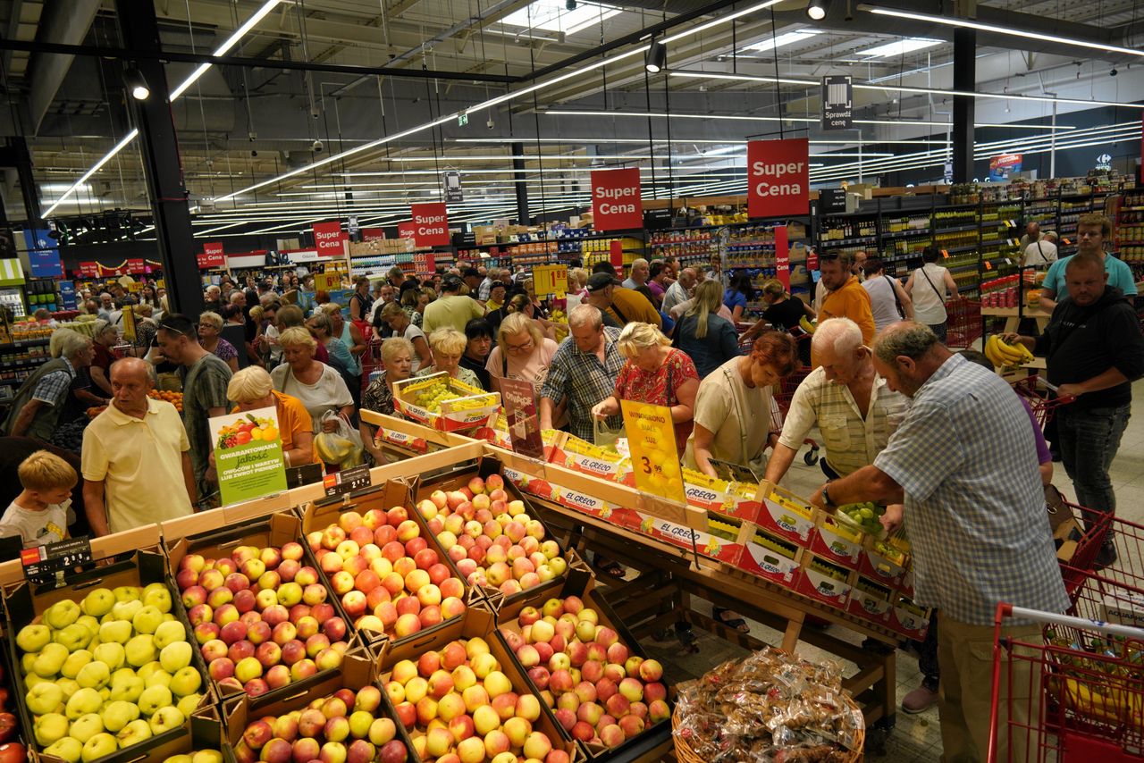 W sklepach drożyzna, a w hurcie ceny spadają. "Widać oznaki kryzysu"