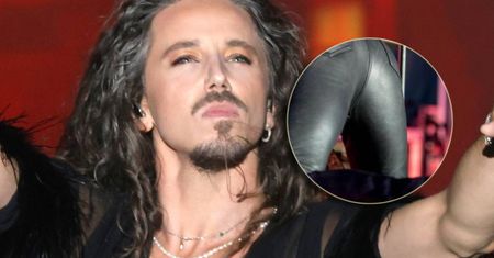 Michał Szpak znowu prowokuje. Zdjęcie pośladków zagościło na jego profilu