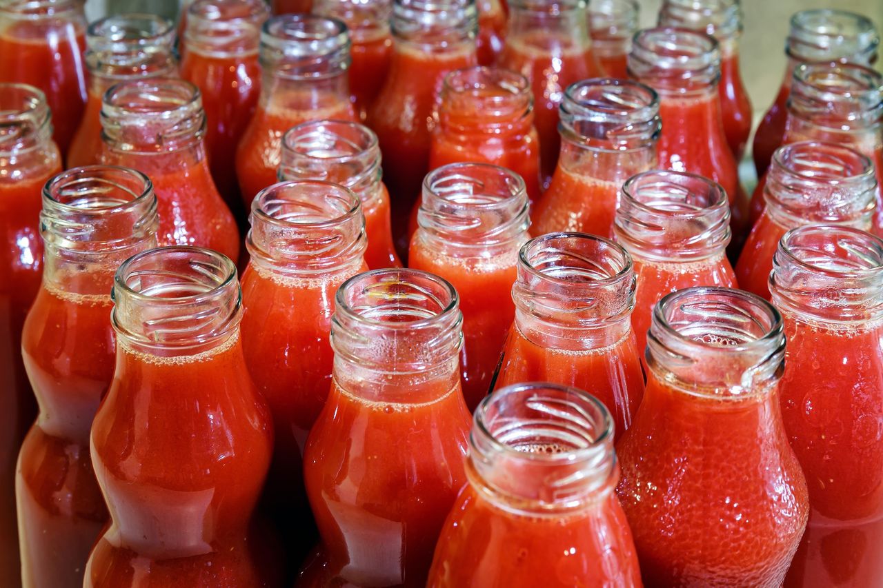 Zapomnij o sklepowych produktach. Ten domowy sok pomidorowy to hit