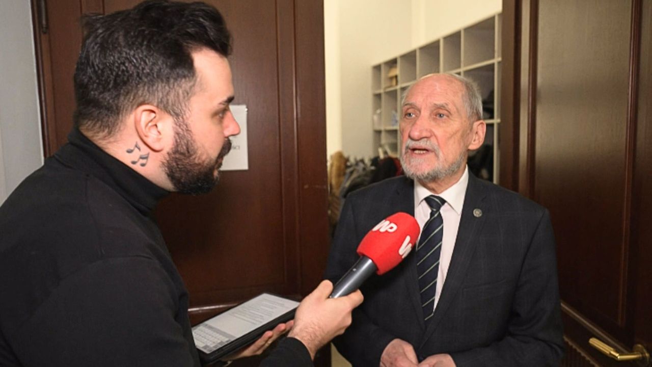 Macierewicz nie odpowiedział na pytanie. Poseł PiS zarzucił mediom "rosyjską narrację"