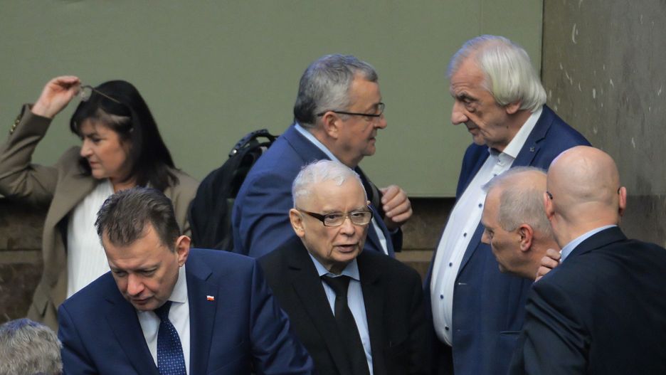 Opozycja chce postawić PiS w trudnej sytuacji.