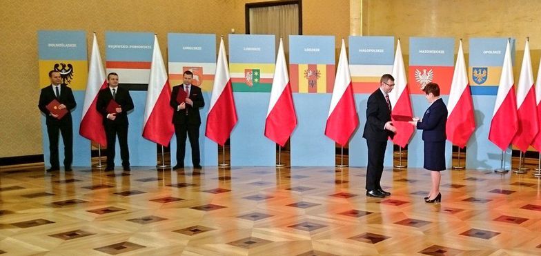 Ile zarabiają wojewodowie? Premier Szydło powołała nowych włodarzy