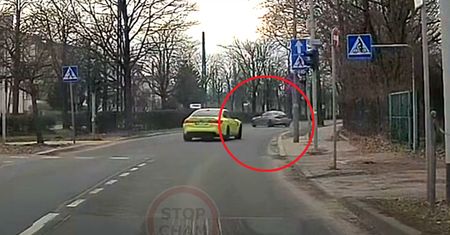 Trzy BMW i jeden słup. Co mogło pójść nie tak? Jest nagranie