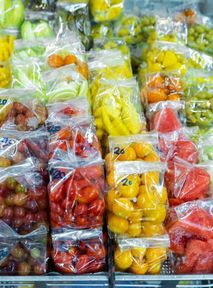 UK to implement ban on plastic-packaged fruits and vegetables in 2024