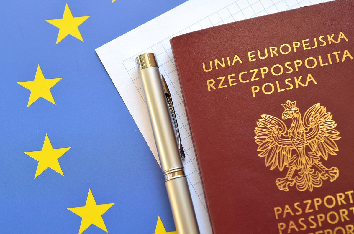 Wyrobienie paszportu w Polsce. Ile trwa, ile kosztuje i ile trzeba czekać na wydanie dokumentu 