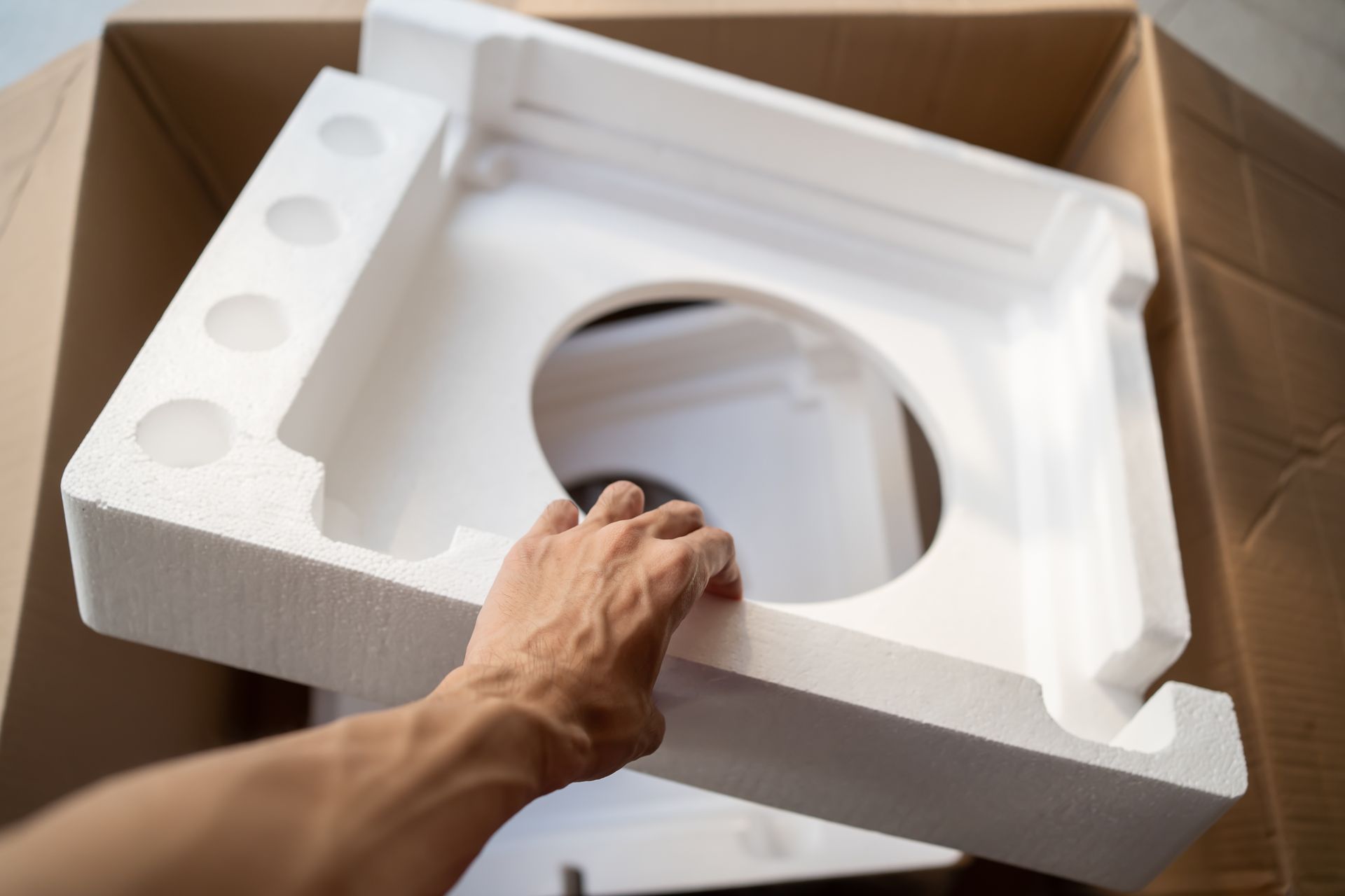 Gdzie wyrzucić styropian po telewizorze albo lodówce? Wyjaśniamy