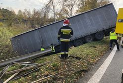 Mysłowice. Wypadek na S1 w stronę Warszawy. Tir spadł ze skarpy przed zjazdem na A4