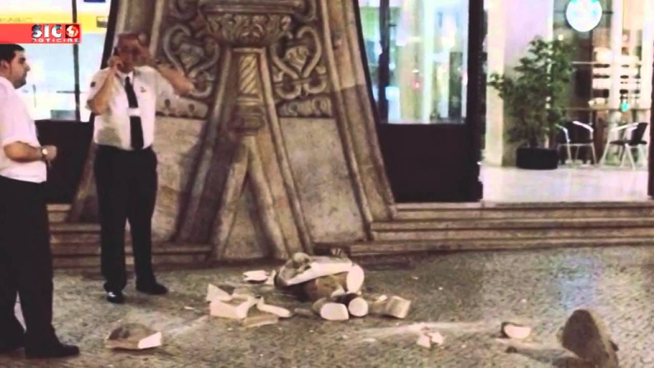 24-latek zniszczył 126-letnią rzeźbę podczas robienia selfie 1