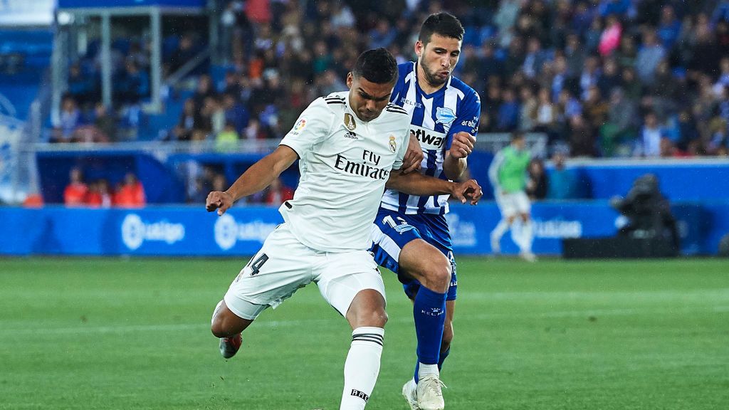 Getty Images / Juan Manuel Serrano Arce / Na zdjęciu: Casemiro (przy piłce)