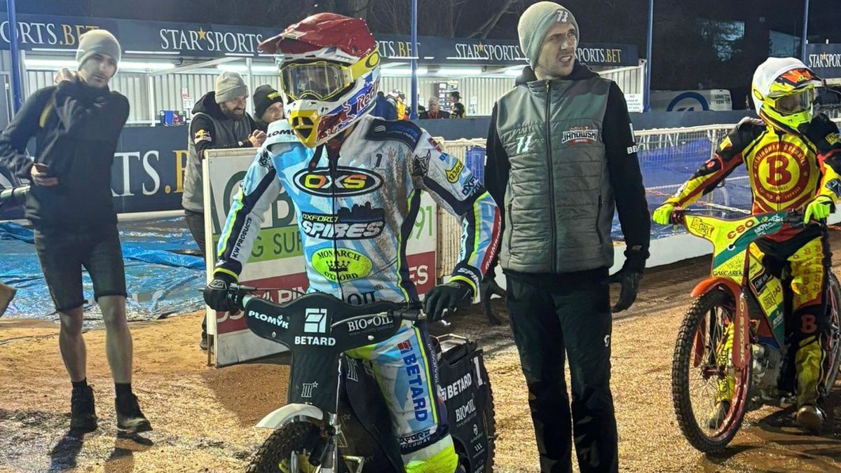 Zdjęcie okładkowe artykułu: Twitter / SpeedwayGB / Na zdjęciu: Maciej Janowski w barwach Oxford Spires