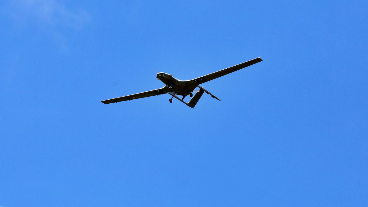SAMSUN, TURKIYE - AUGUST 30: Bayraktar TB2 combat drone parades during the TEKNOFEST Black Sea, the Aviation, Space and Technology Festival in Samsun, Turkiye on August 30, 2022. (Photo by Veysel Altun/Anadolu Agency via Getty Images)