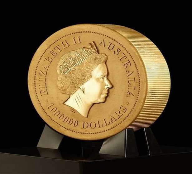 Awers największej monety świata (Fot. BornRich.com)