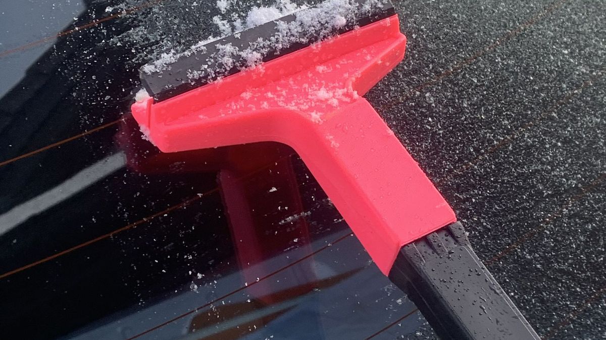 Najlepsza skrobaczka do szyb – Murska z mosiężnym ostrzem 1