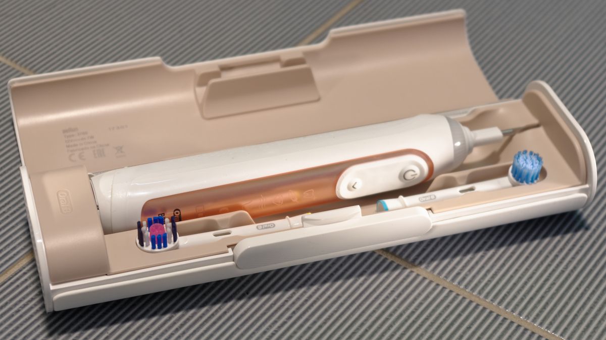 Oral-B Genius 9000 – świetna szczoteczka, która nauczy cię myć zęby 1