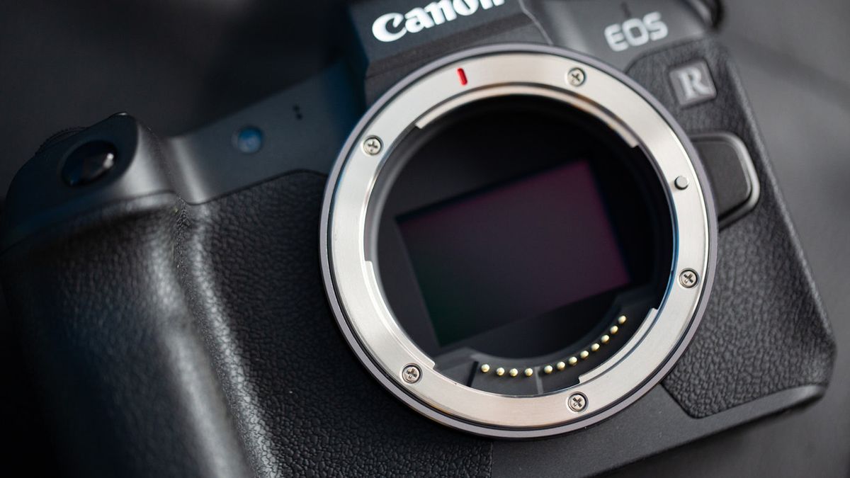 Nowy bezlusterkowiec Canona może kręcić 8K/30p, mieć stabilizację matrycy i 45 Mpix 1