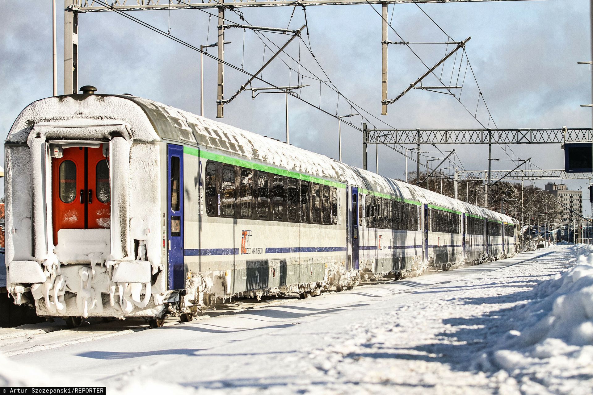 wiadomości,aktualności,WP Wiadomości Pogodowy armagedon w Polsce. Wstrzymano ruch pociągów