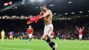 Cristiano Ronaldo znów ratuje Manchester United. Świetne zmiany Freda i Lingarda