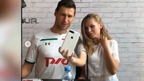 #dziejesiewsporcie: Krychowiak spotkał się z fankami. "Sparaliżowali" centrum handlowe