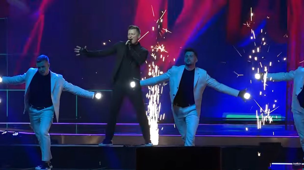 Próba na scenie Rafała Brzozowskiego przed występem w konkursie Eurowizji
