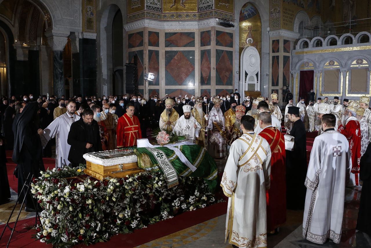 Wierni z Serbii i Czarnogóry pożegnali hierarchów kościoła prawosławnego. Setki nowych zakażeń