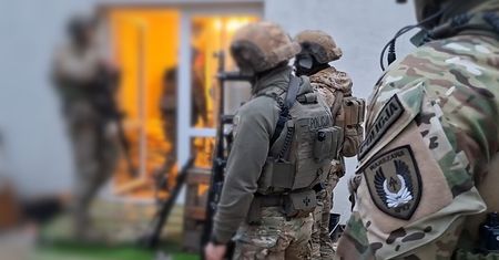 Wielka obława na złodziei samochodów. Policja rozbiła gang, który wyłudził prawie 2 miliony złotych
