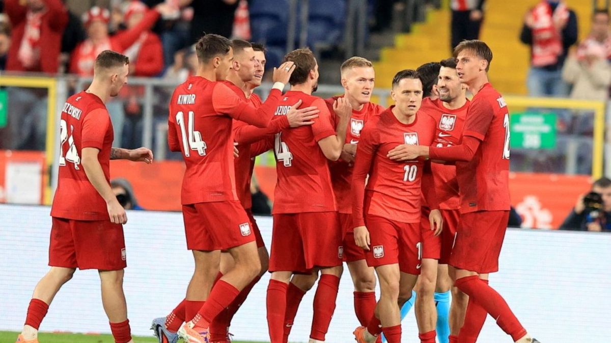 PAP / Jarek Praszkiewicz / Na zdjęciu: Piłkarze reprezentacji Polski cieszą się z gola podczas meczu towarzyskiego z Nową Zelandią w Chorzowie