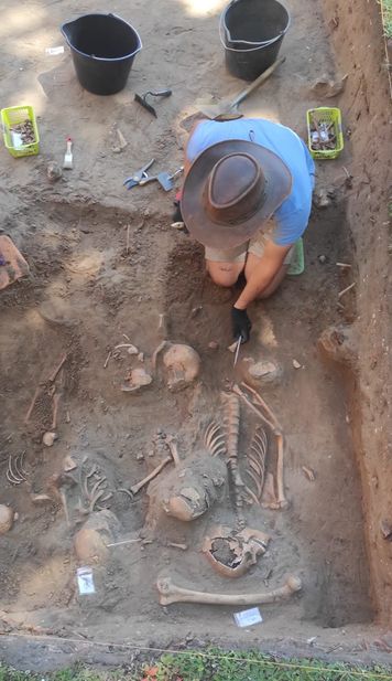 Kości, stare mury i zagadka sprzed wieków. Wielkie odkrycie archeologów przy kościele