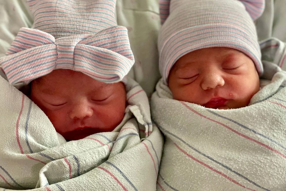 Alfredo i Aylia urodzili się w różnych datach