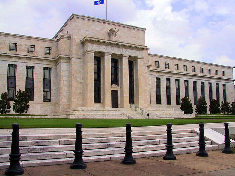 Rezygnacja Fischera oznacza czwarty wakat w siedmioosobowym zarządzie amerykańskiego banku centralnego