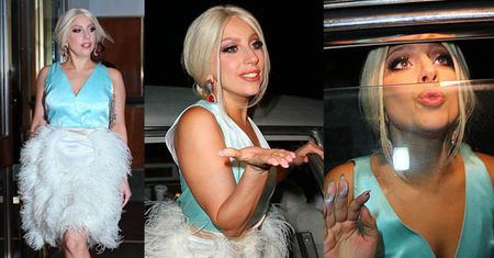 Gaga w sukience z piór!