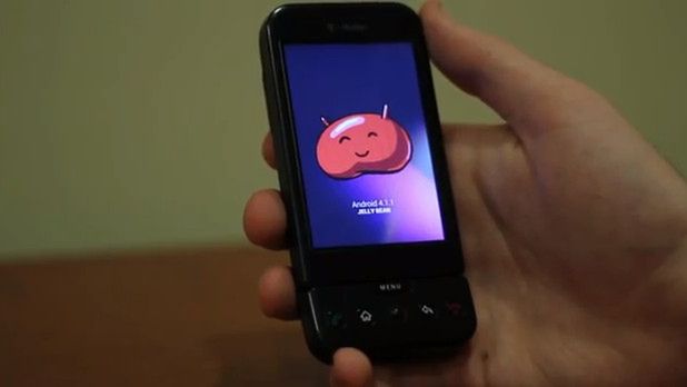 Android 4.1 Jelly Bean na... HTC G1! 1