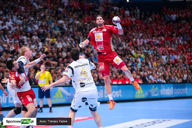 Laszlo Nagy (MKB Veszprem) w akcji w sobotnim półfinale