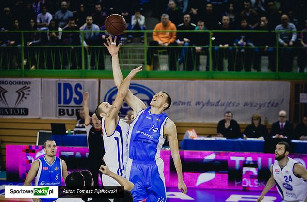 Trybański zdobył przeciwko Rosie 3 punkty i zebrał 8 piłek