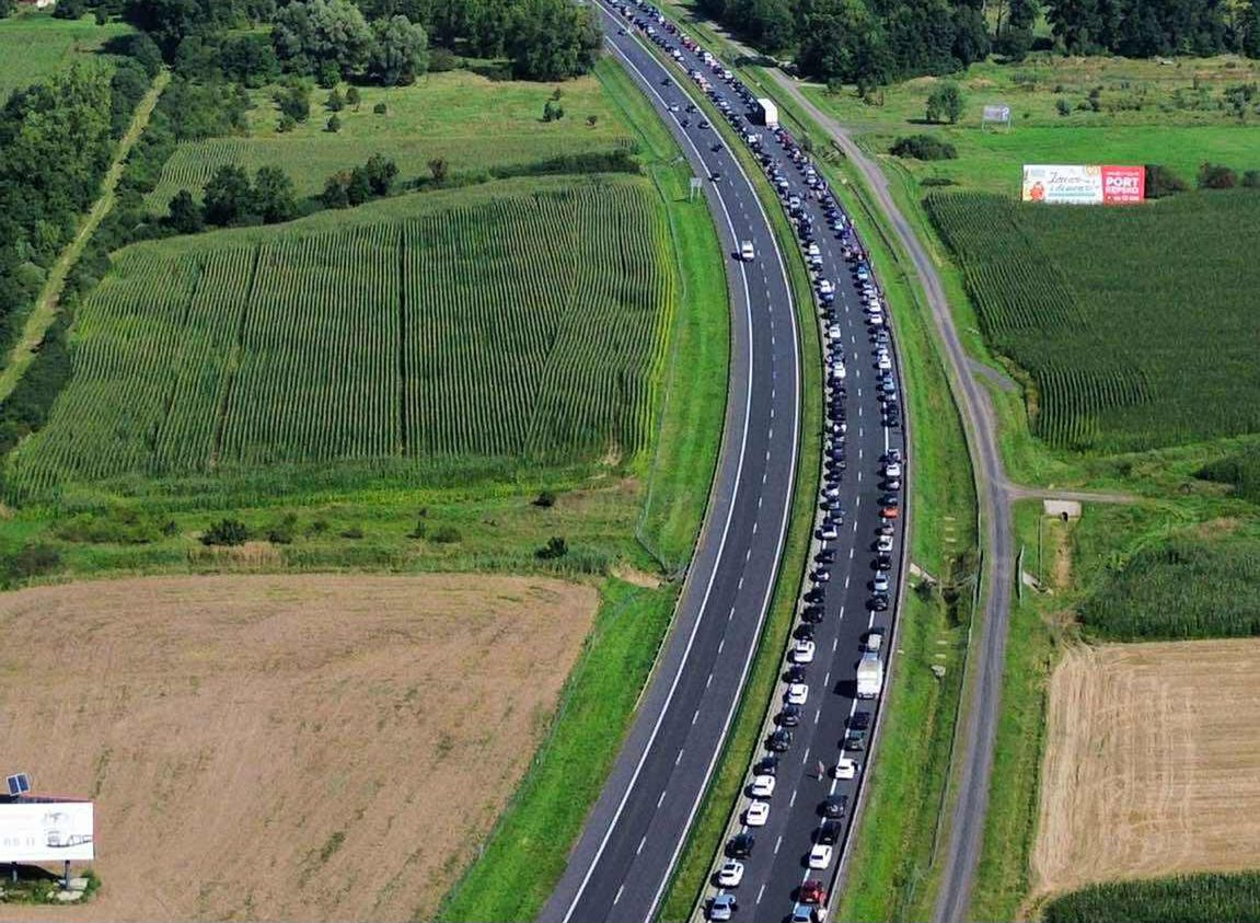 Zielona Góra: Wypadek na S3. Ranne cztery osoby, droga zablokowana