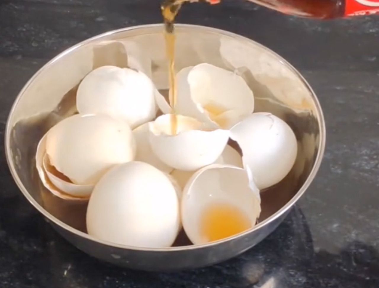 Blend eggshells with cola