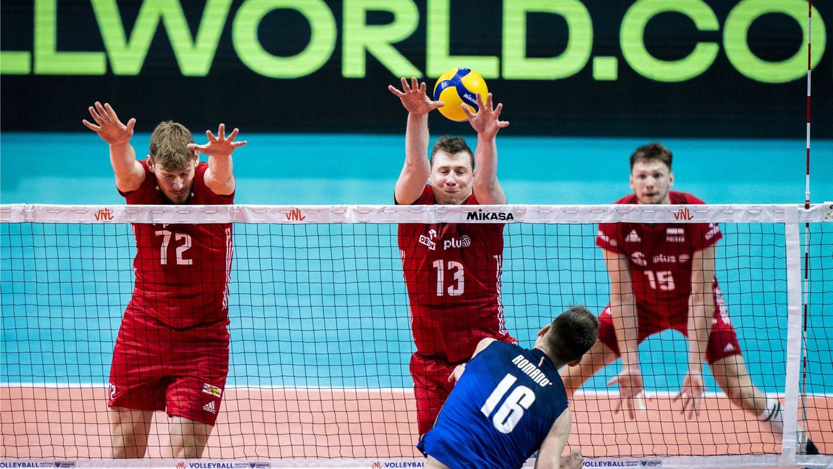 Zdjęcie okładkowe artykułu: Materiały prasowe / FIVB / Na zdjęciu: Mateusz Poręba (po lewej)