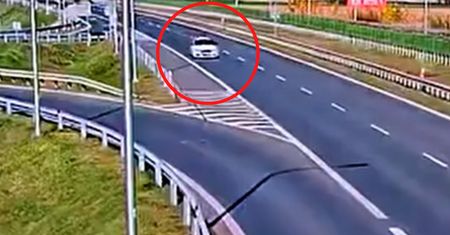 Zaczął cofać na S5. Dramatyczny finał. Jest nagranie