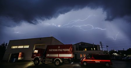Burzowa noc w Polsce. Strażacy interweniowali około 500 razy