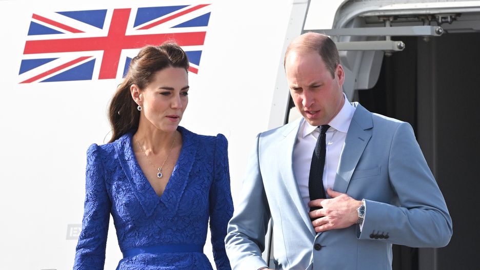 The Duke And Duchess Of Cambridge Visit Belize, Jamaica And The Bahamas - Day OneBELIZE CITY, BELIZE - MARCH 19: Catherine, Duchess of Cambridge and Prince William, Duke of Cambridge arrive at Philip S. W Goldson International Airport to start their Royal Tour of the Caribbean on March 19, 2022 in Belize City, Belize. (Photo by Karwai Tang/WireImage)Karwai Tangbestof, topix