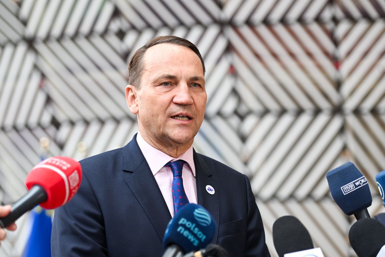 Węgry blokują rozmowy ws. Ukrainy. Sikorski apeluje do europosłów PiS