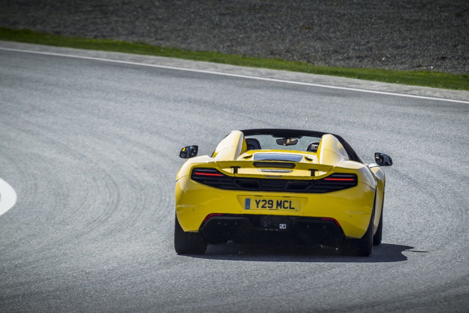 McLaren MP4-12C Spider - obszerna galeria prosto od producenta 40