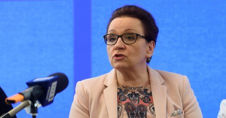 Zwolnienia nauczycieli. Nowoczesna chce informacji od minister edukacji