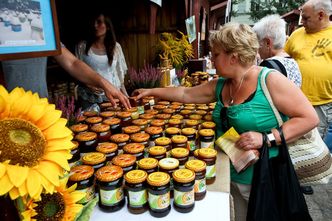 Nastroje amerykańskich konsumentów lepsze od oczekiwań