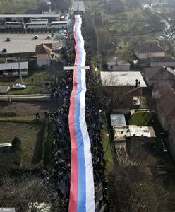 NATO donosi o strzałach. Niespokojnie w pobliżu patrolu sił pokojowych
