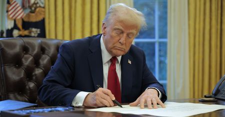 Trump spełnia groźby. Potężne cła na produkty z Meksyku i Kanady