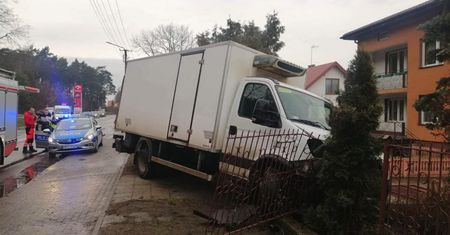 Nagle zasłabł za kierownicą. 54-latek zmarł na miejscu